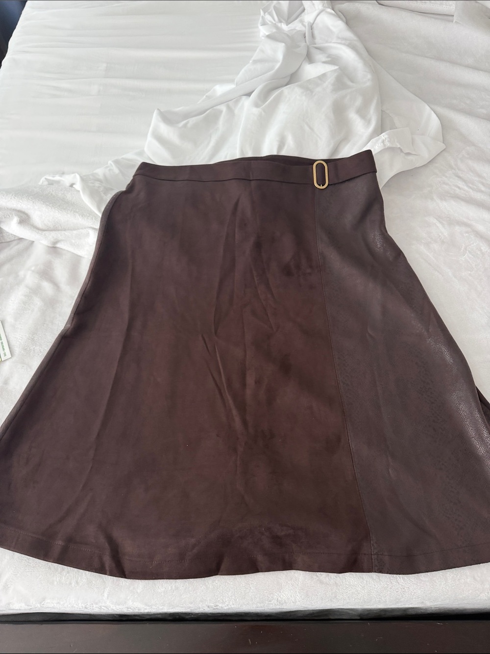 Elegant Dark Brown A-Line Skirt with Decorative Buckle